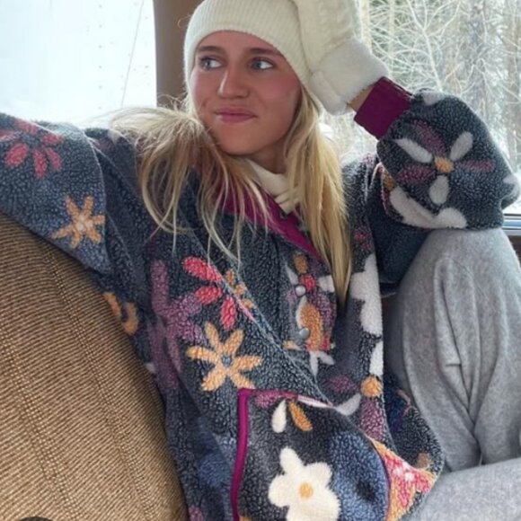 BDG Urban Outfitters Alpine Popover Sweatshirt Floral Fleece Sweater Small - Picture 1 of 9